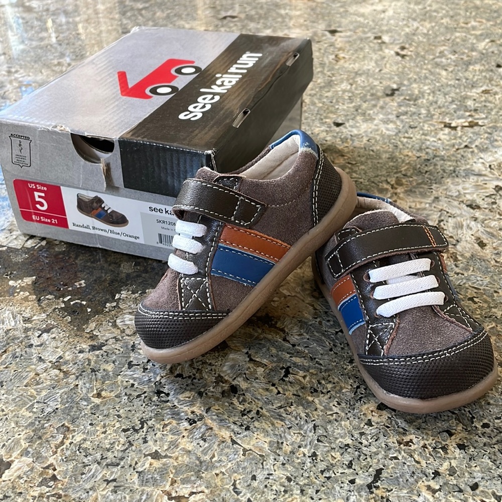 See Kai Run toddler shoes, new in box Randall Sneaker